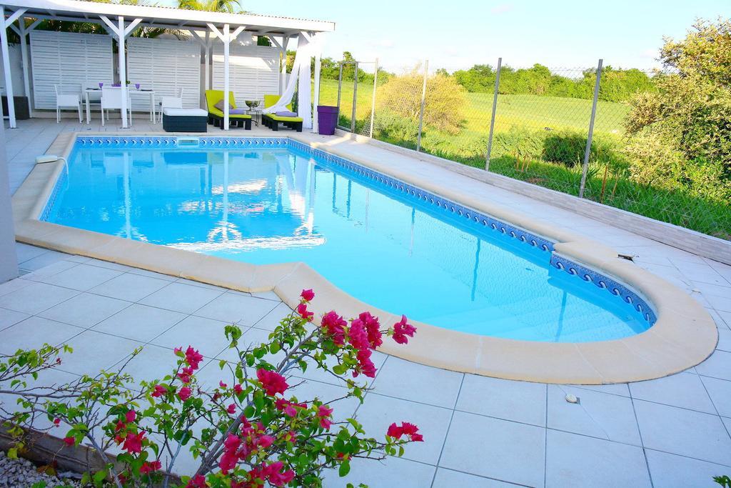 Villa Amethyste Avec Grande Piscine Privee, Jardin Clos, Parking Prive Le Robert Dış mekan fotoğraf